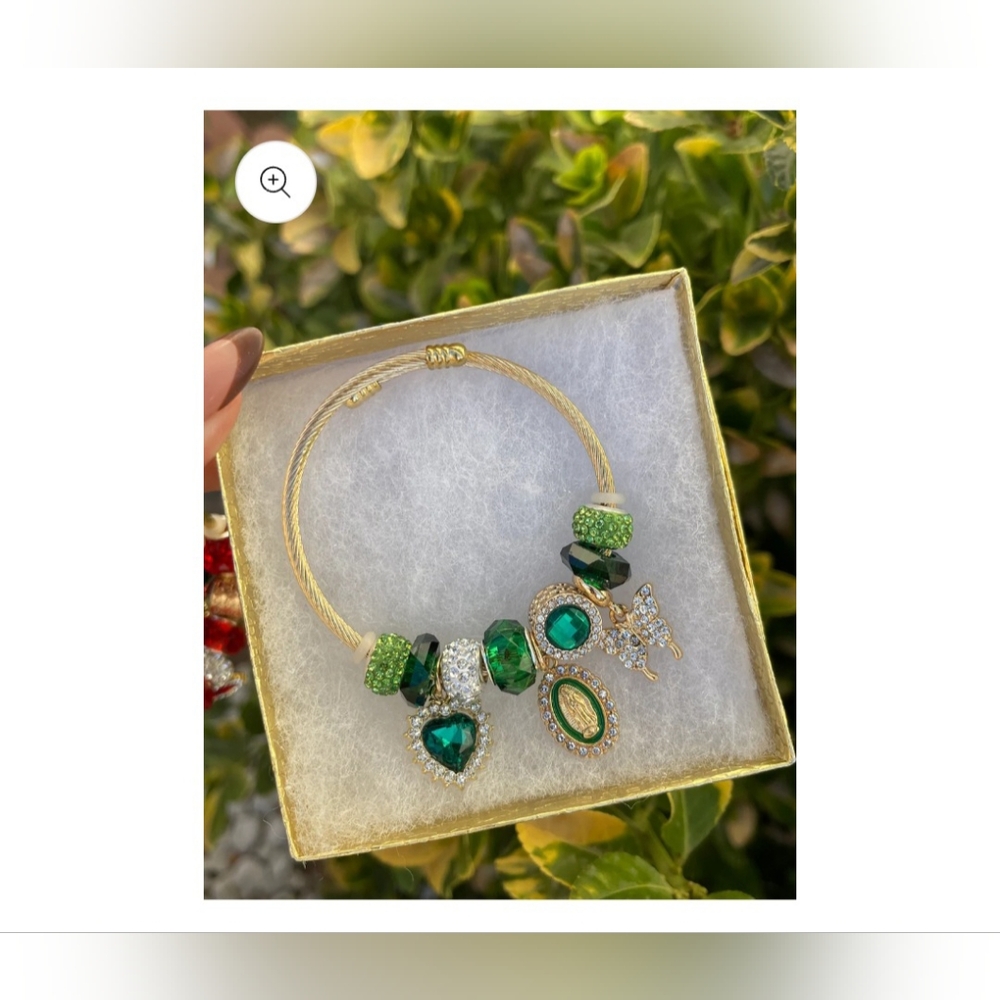 Elegant Gold and Green Charm Bracelet